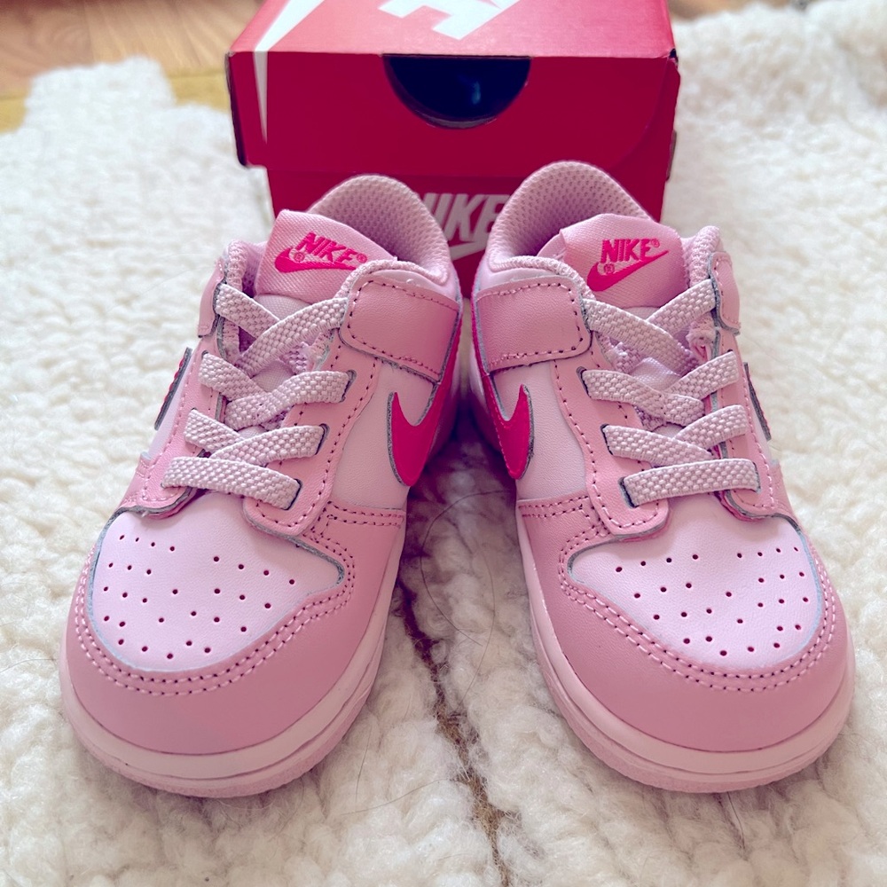 Cutest pink Nike dunks, toddler size 6, brand new